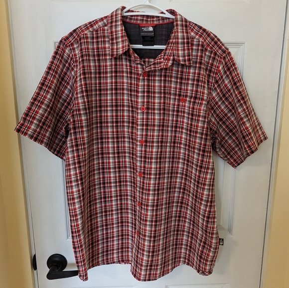 THE NORTH FACE - Short Sleeve Button Down - Picture 1 of 9
